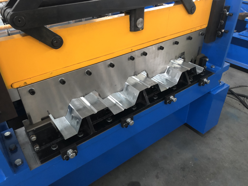 8. FLOOR DECK PANEL ROLL FORMING MACHINE-1